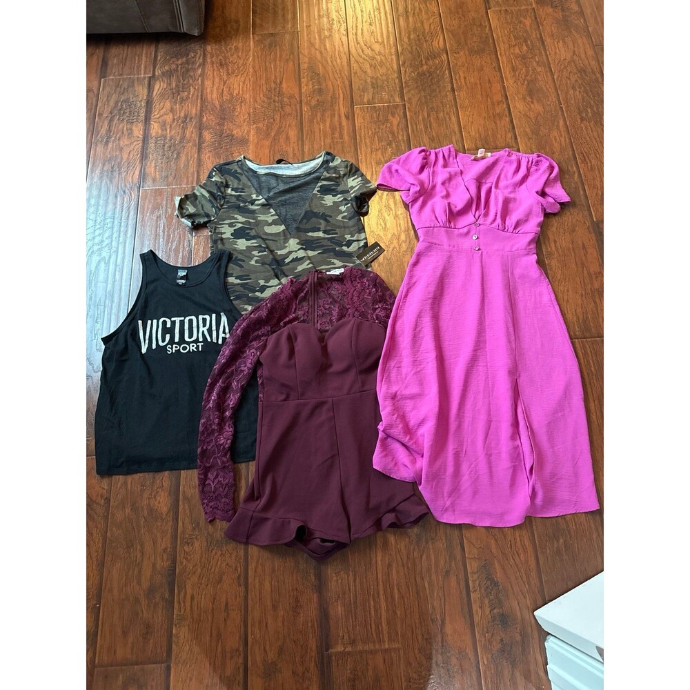 Women's Clothing Bundle Size Small - 2 Shirts 1 Romper 1 Dress 4pc